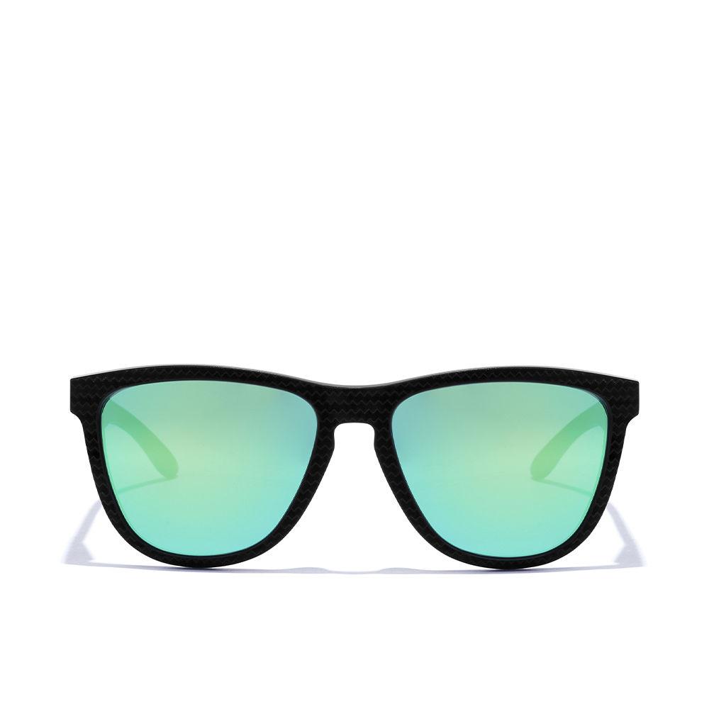 One Raw Carbon Fiber polarized #emerald