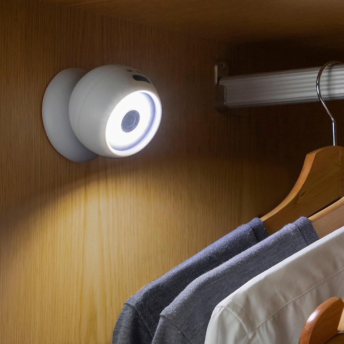 Maglum InnovaGoods LED Motion Sensor Bulb