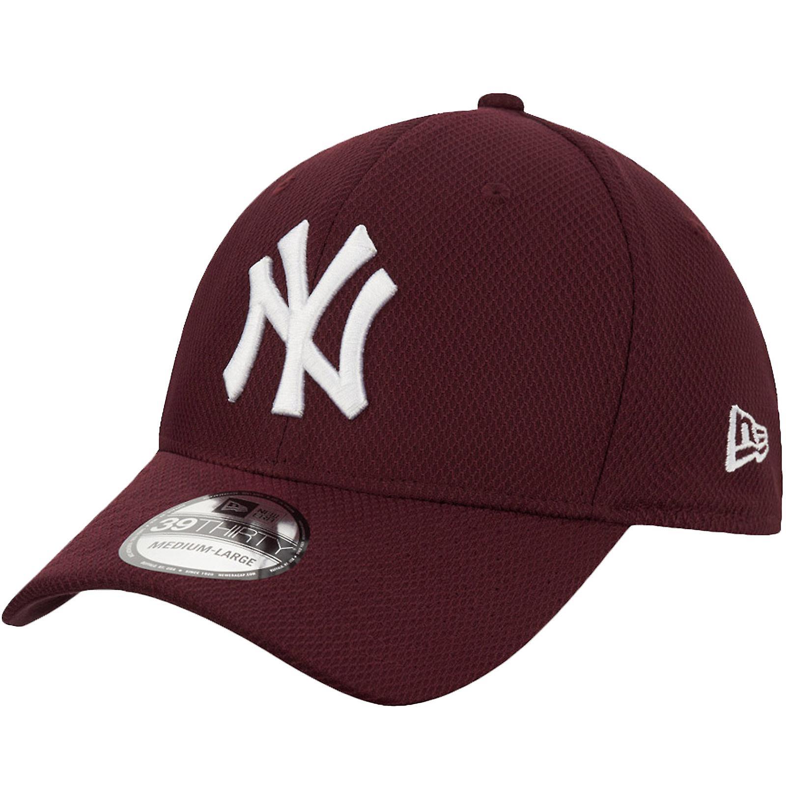 New Era Mens New York Yankees Essential 39THIRTY  Adjustable Cap Hat - Maroon S/M