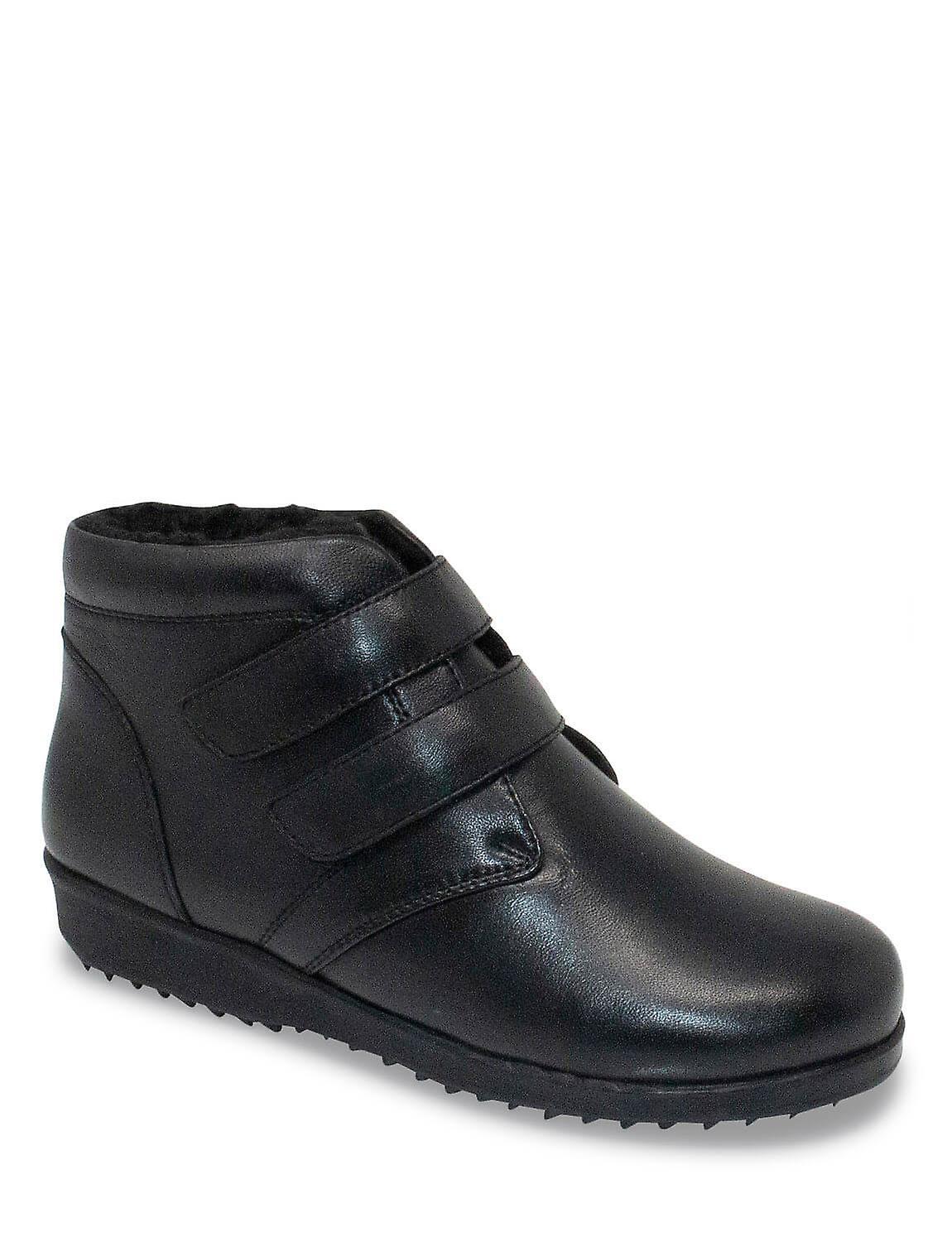 Chums | Ladies | Wide Fit Touch Close Thermal Lined Boot Black 6 UK