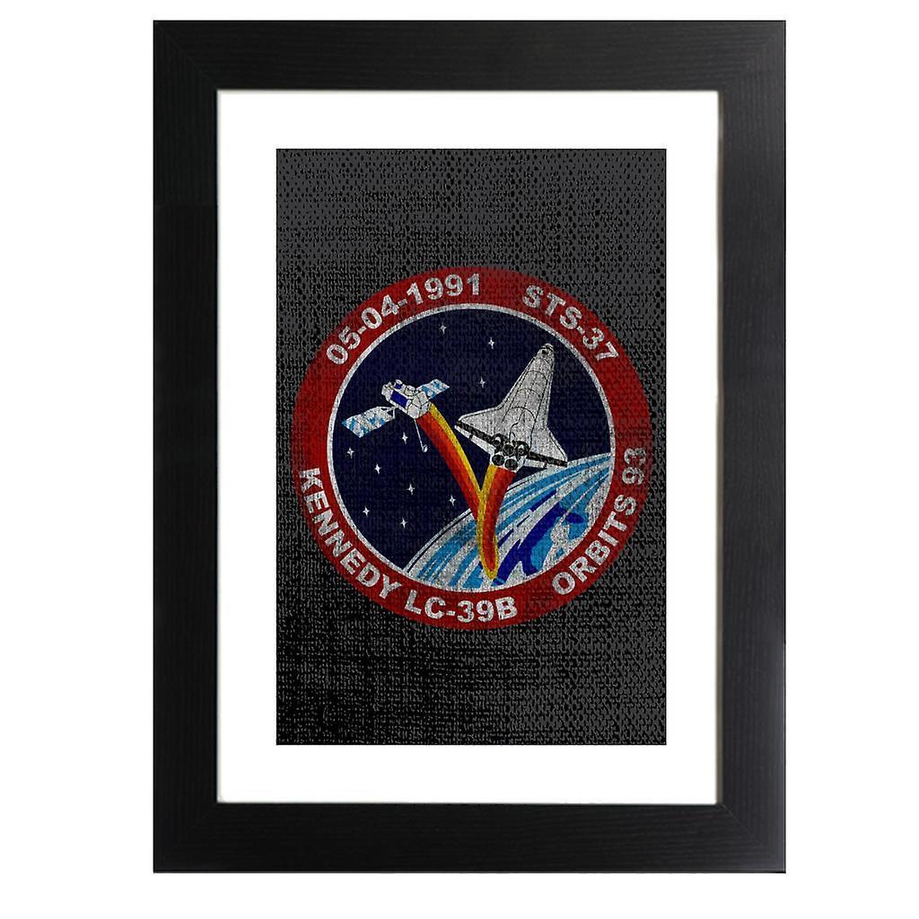 NASA STS 37 Atlantis Mission Badge Distressed Framed Print Black 39 x 52 cm