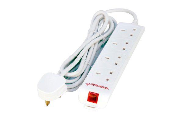 Microconnect MC-UKSURGESTRIP4-5M power extension 4 AC outlet(s) Indoor