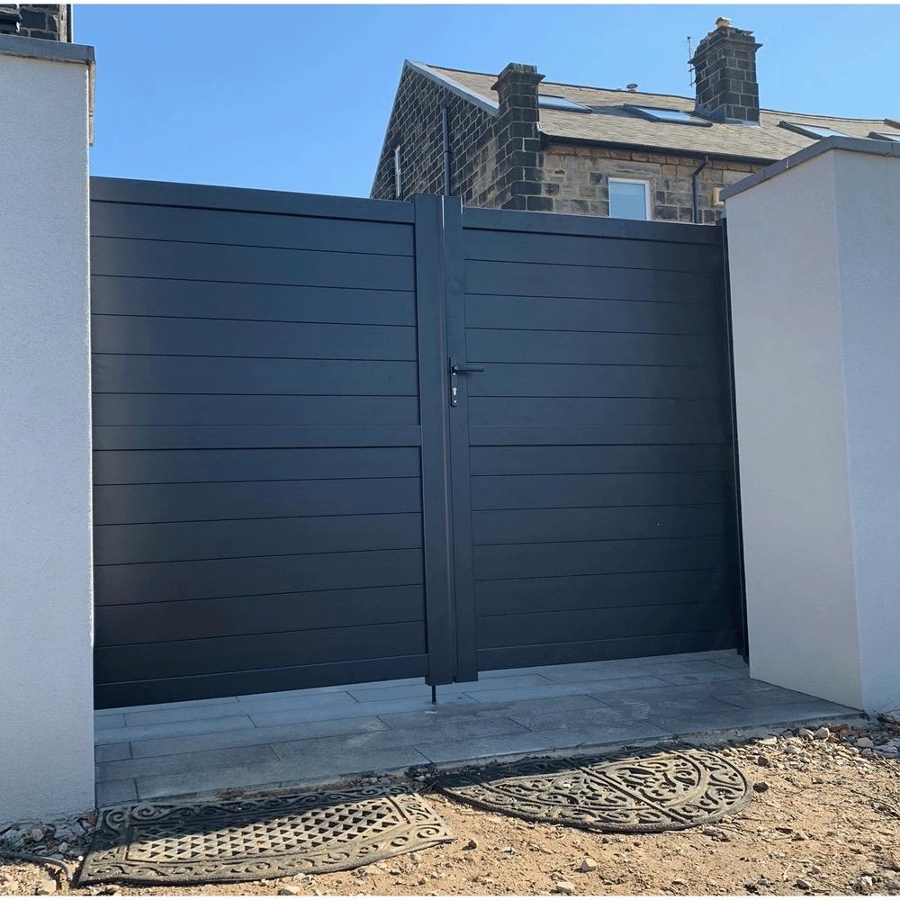 Weybridge Aluminium Driveway Gate